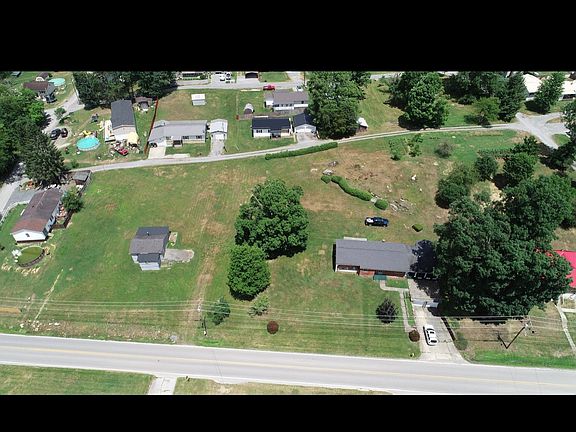3rd image of 598 Brown Ave