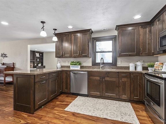 2nd image of 1075 Kalfahs St
