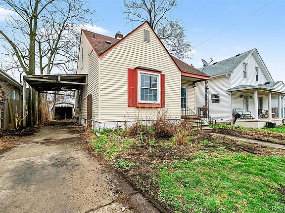 2nd image of 1205 E Muir Ave