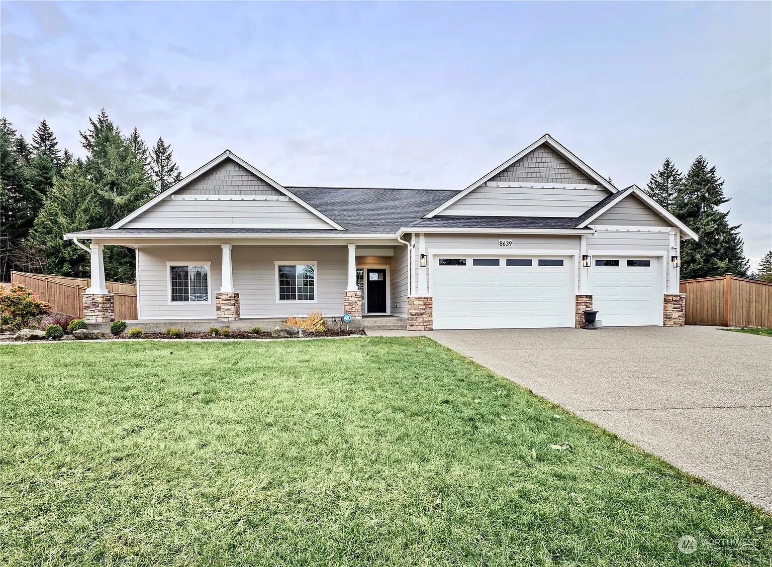 8639 Fox Ridge Lane SE photo 1