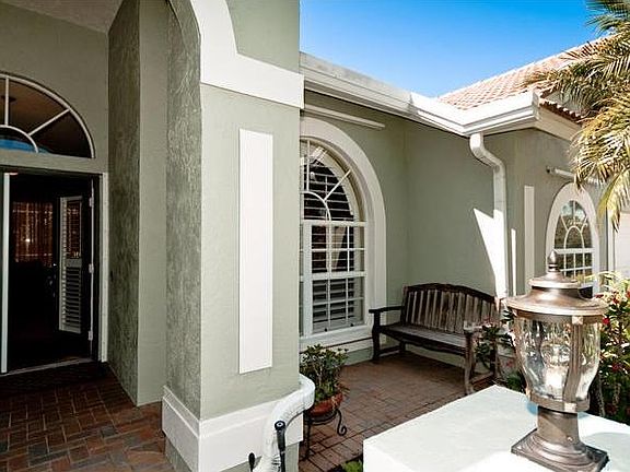 3rd image of 4946 Sabal Lake Cir