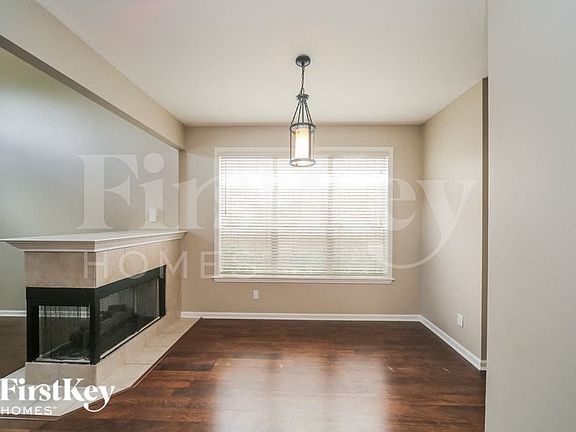 4th image of 10432 Kensington Cir