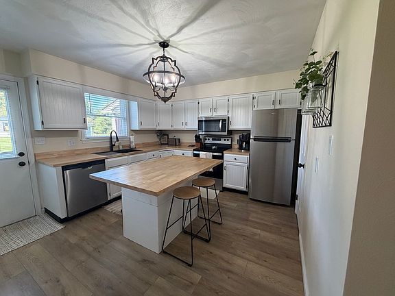 2nd image of 4903 Lucerne Rd