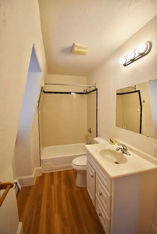 1 bed, 1.0 bath, 788 sqft, $2,100 — Photo 1