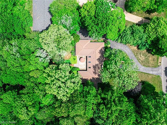 4th image of 570 Timberline Dr