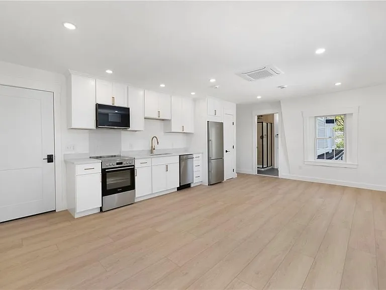 3 Melrose St #3 — Photo 5