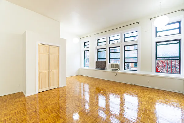 Rented by City Connections Realty | media 19
