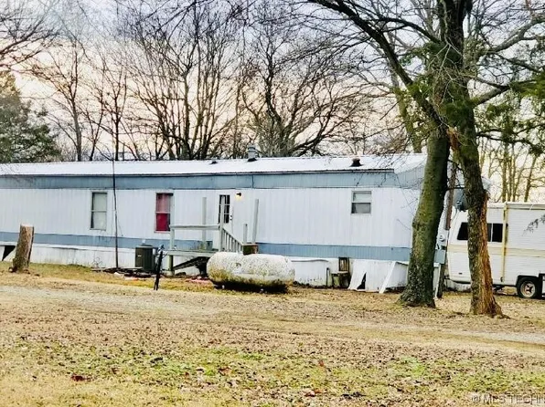 214 N Hill St, Nowata, OK 74048