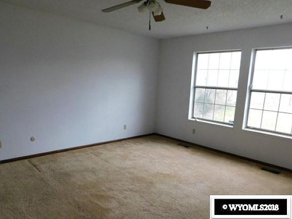 4th image of 1138 N Fork Dr