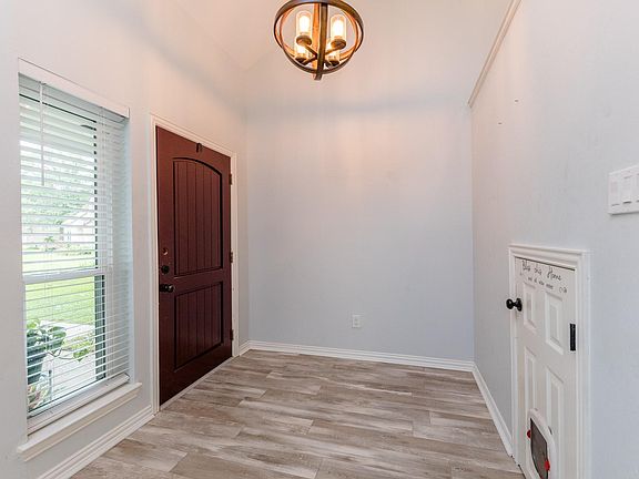 3rd image of 11602 Idlebrook Dr