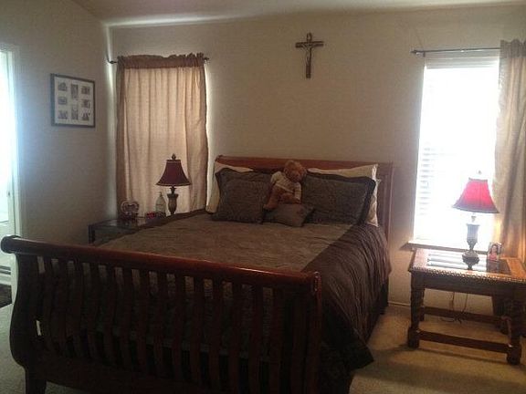 4th image of 213 Wisteria Way