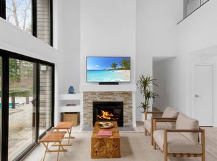 10 Harvest Ln, East Hampton, NY 11937