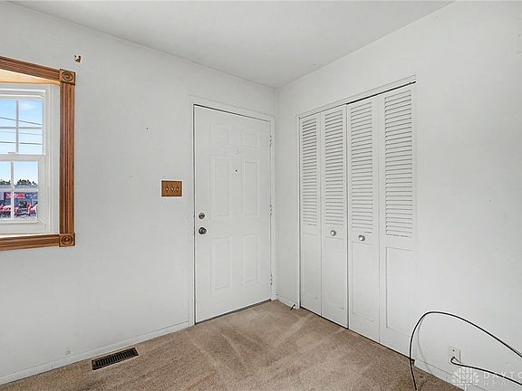 3rd image of 211 E Westbrook Rd