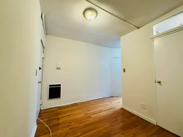 520 East 6th Street image 4 of 11