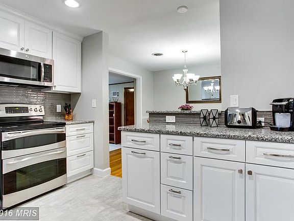 3rd image of 4303 Beaumont Ct