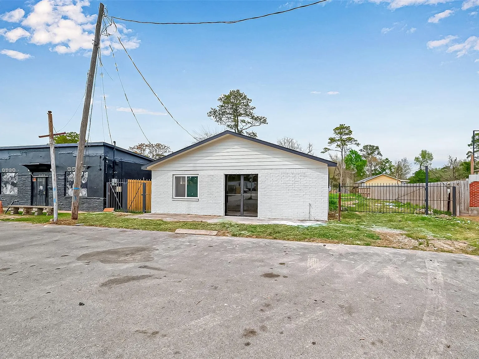 1 bed, 900 sqft, $2,000 — Photo 2