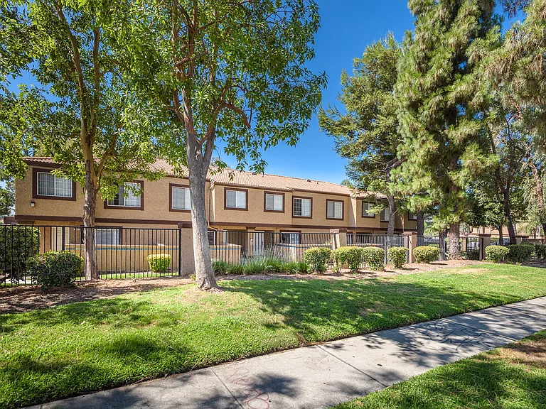 Oasis Townhomes — Photo 37