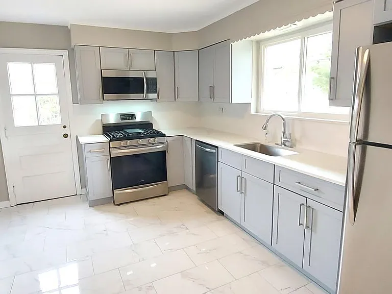 48 Medway Ave — Photo 6