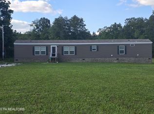 812 W 3rd Ave, Oneida, TN 37841