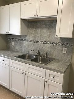5th image of 550 W Westbend Dr