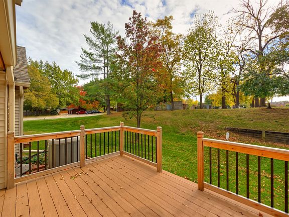 5th image of 6826 Oakwood Dr