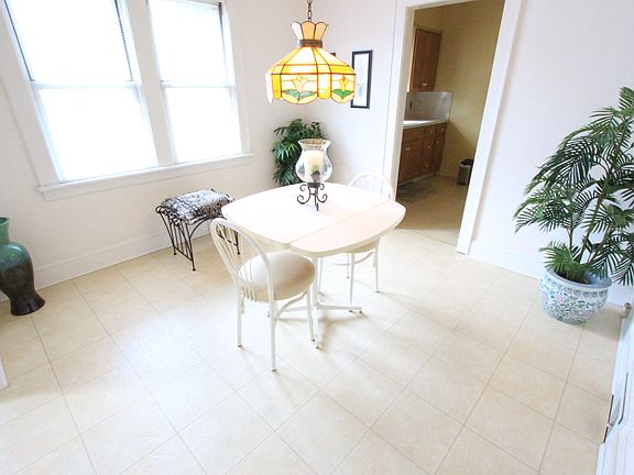 4th image of 55 Copiague Pl