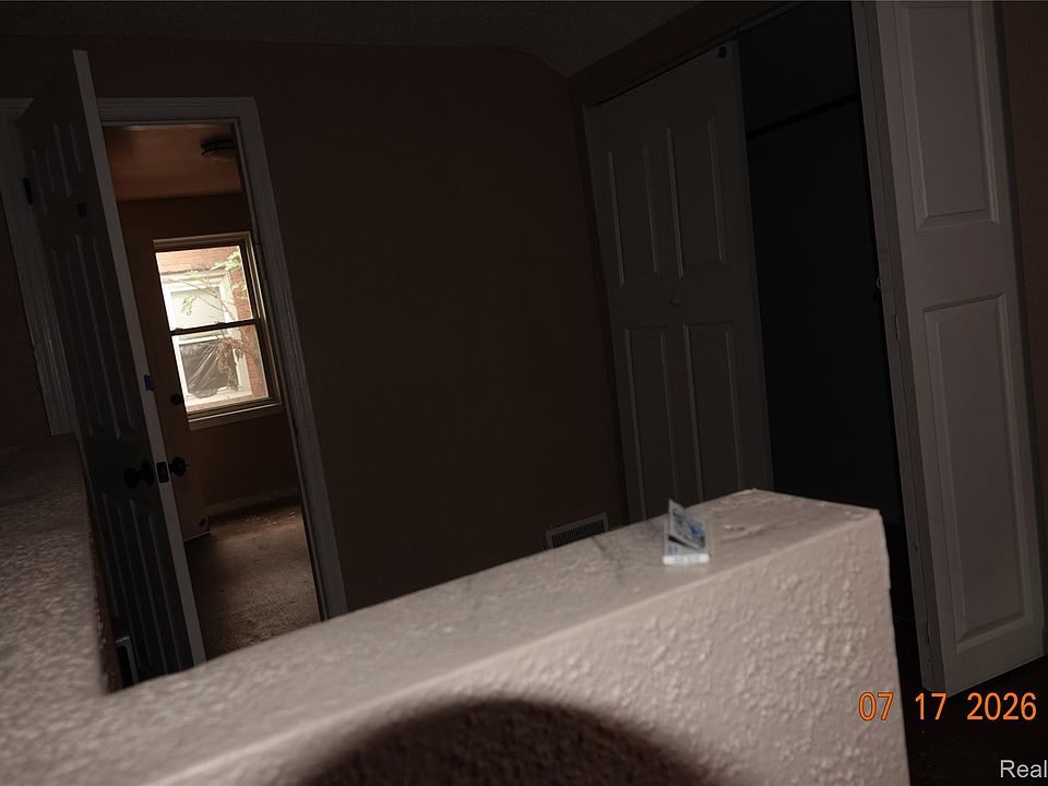 10435 Somerset Ave, photo 24