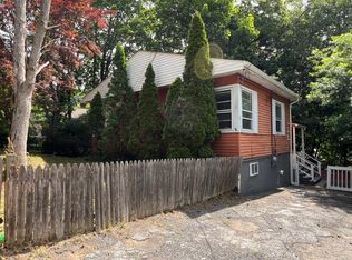 6 Victory Dr, New Haven, CT 06515