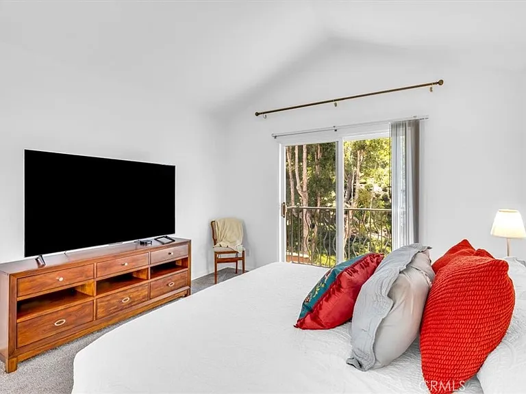 4 Veroli Ct — Photo 17