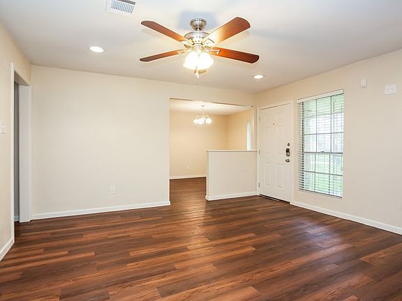 3rd image of 11819 Rhinebeck Dr