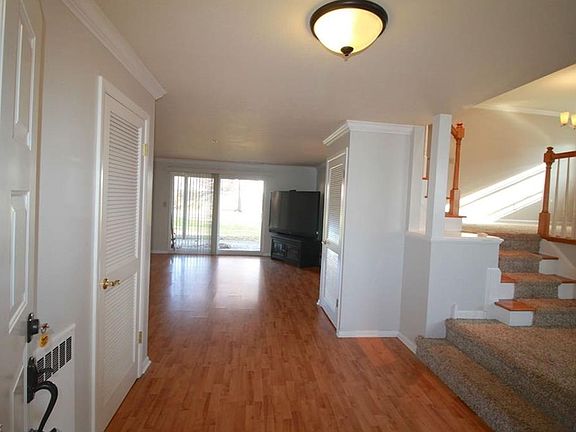 2nd image of 6747 Greenbriar Dr