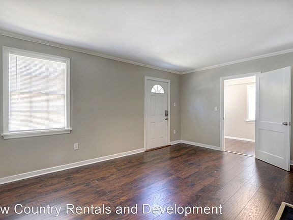 4th image of 2215 Greenwood St
