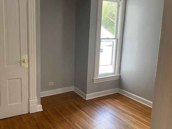 5th image of 204 Summit St APT 1