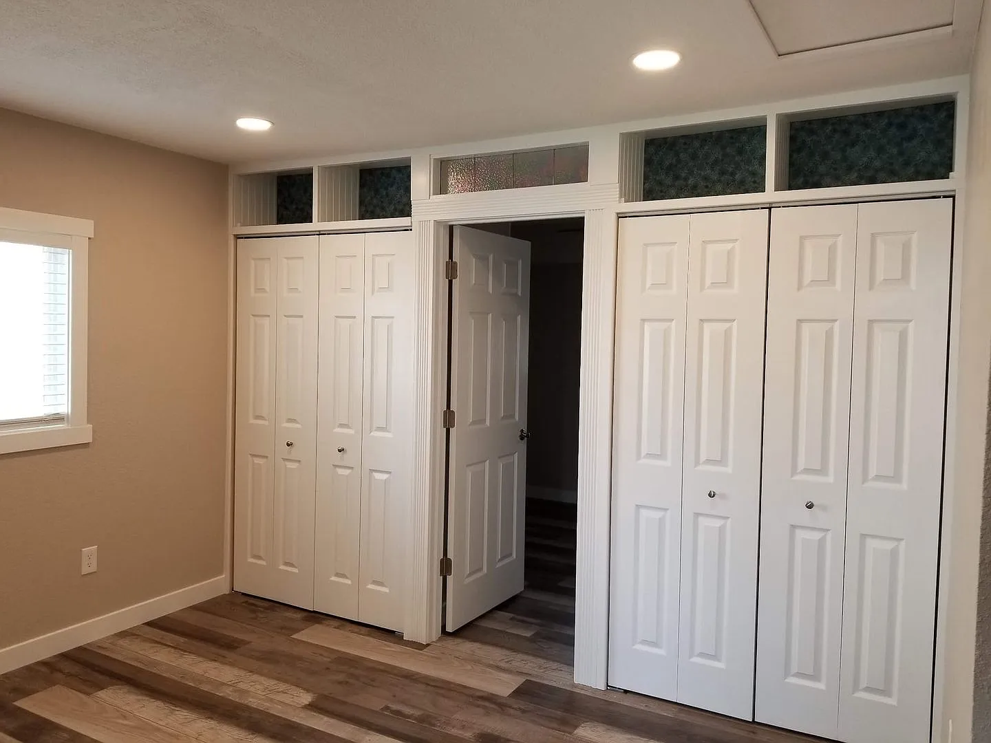 Immaculate 4 Bedroom Charmony Home with Recent Upgrades Available Now — Photo 4