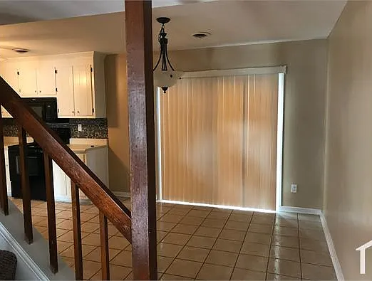 204 Knightsmanor Ct — Photo 6