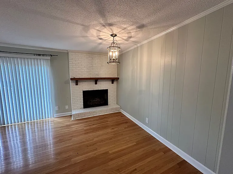 204 N Oak Grove Ext — Photo 12