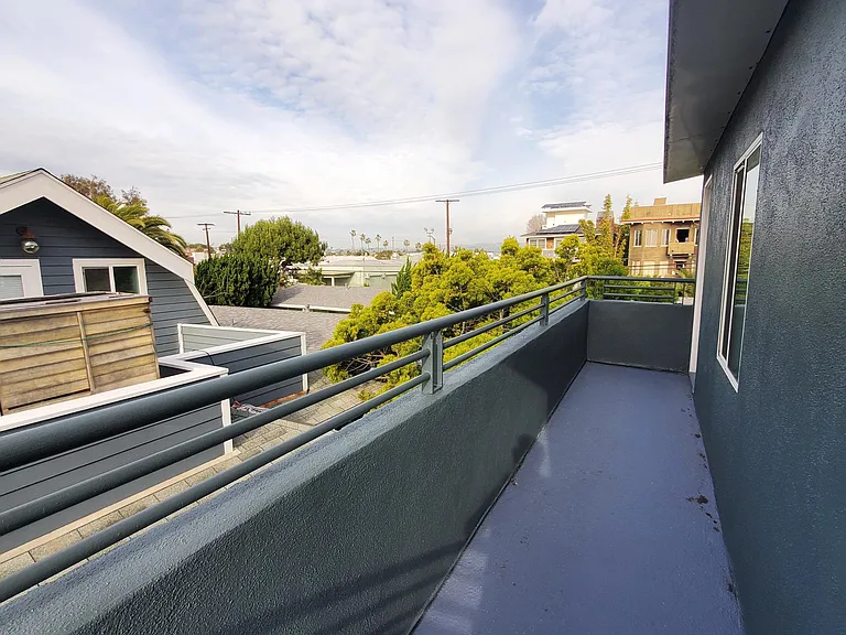 46 Thornton Ave #1/2 — Photo 17