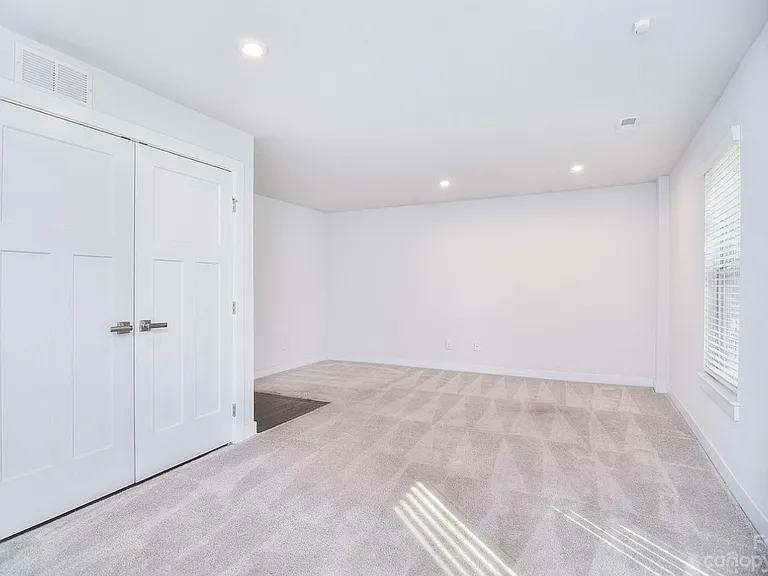 1810 Shumard Ln — Photo 33