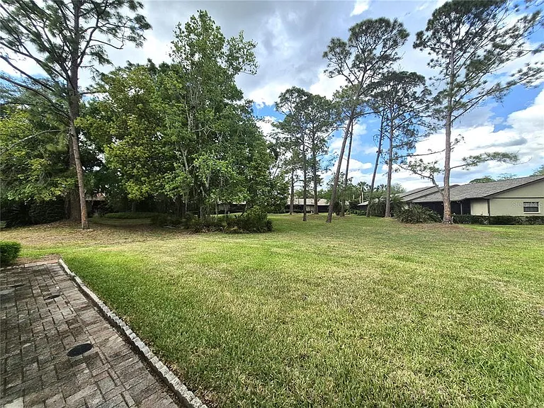 160 Joanne Pl — Photo 32
