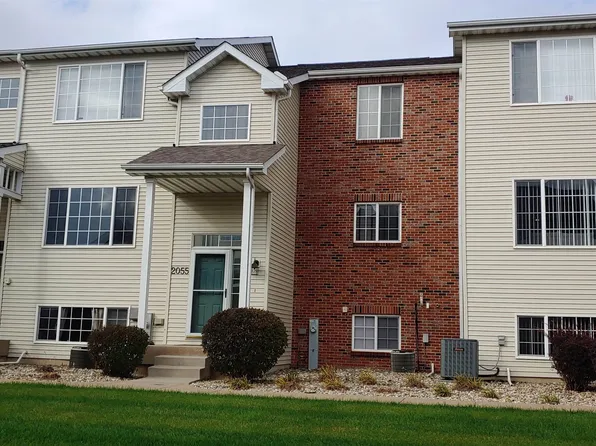 2055 Derby Ln, Belvidere, IL 61008