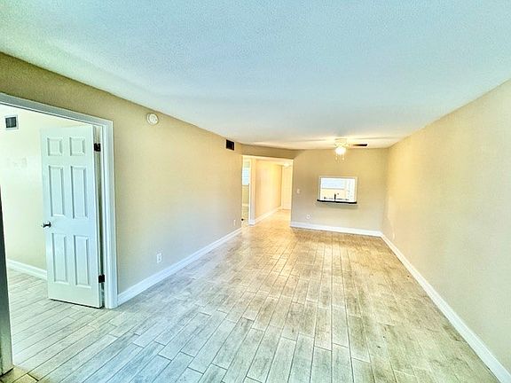 5th image of 3103 37th St N #101