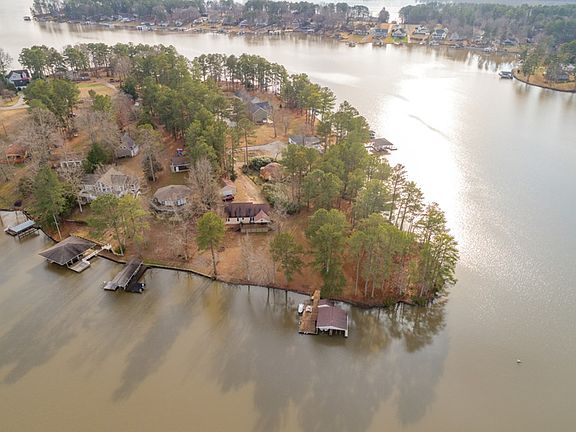 4th image of 739 Vincent Ln