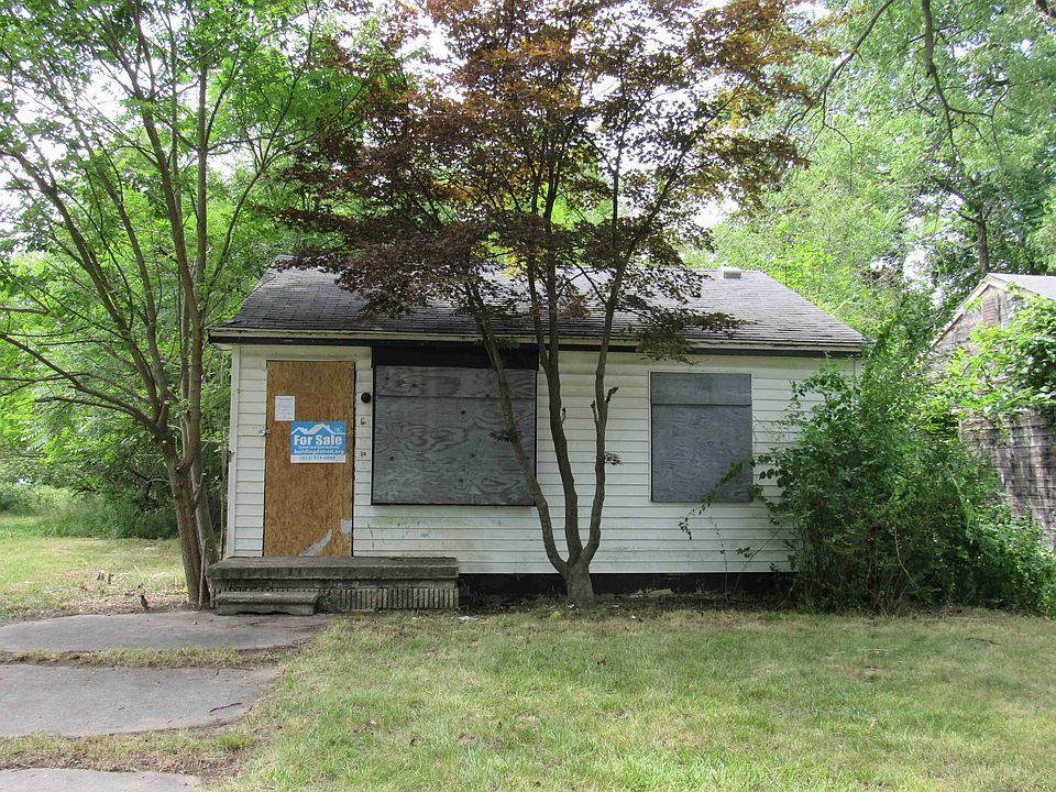 15731 Lamphere