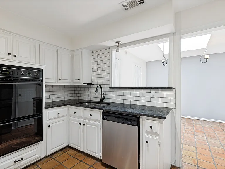 5045 Thunder Rd — Photo 13