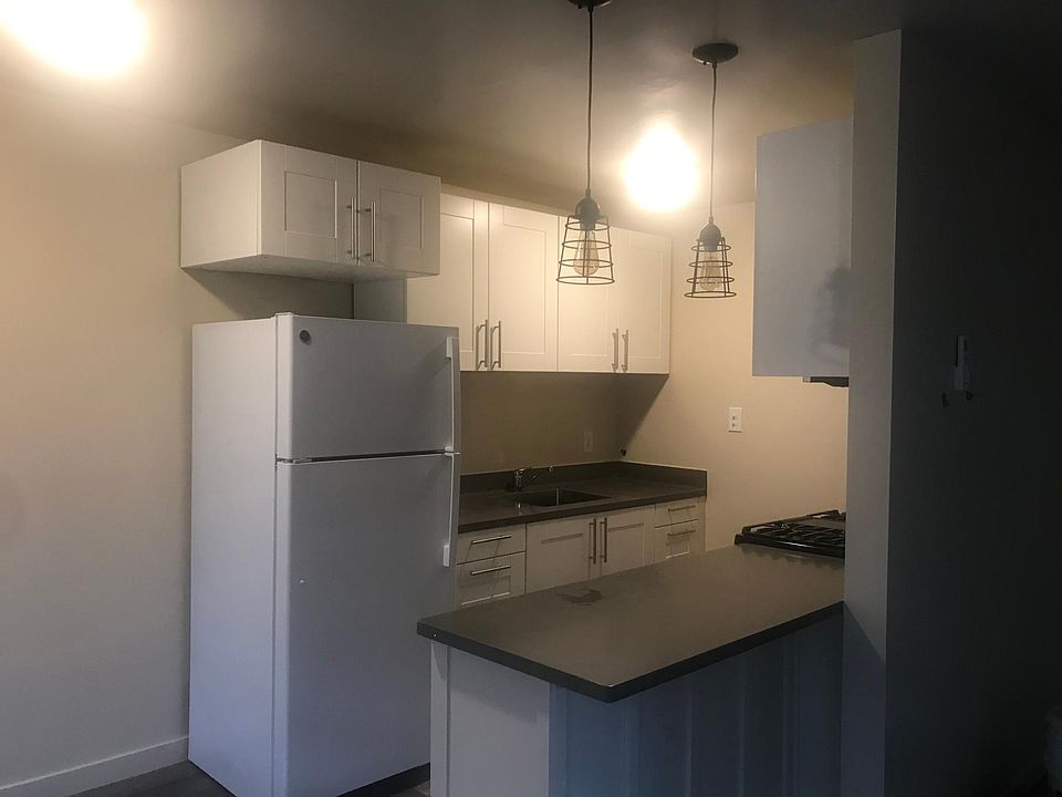 1st image of 549 Carpenter St #549