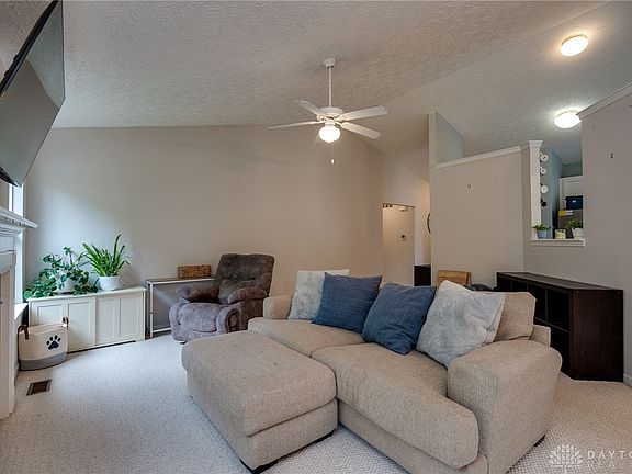 3rd image of 957 Caribou Run Ln