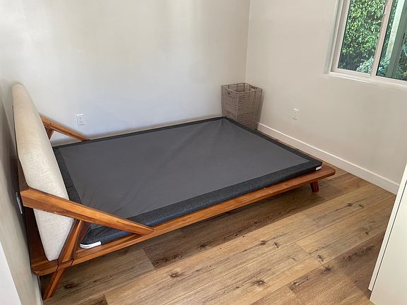 5th image of 1817 S Dunsmuir Ave