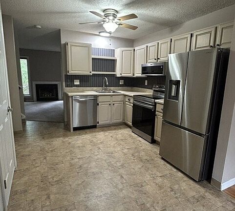 4th image of 1275 Winsted Road #317