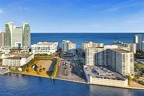 Sea Air Towers Condo — Photo 4