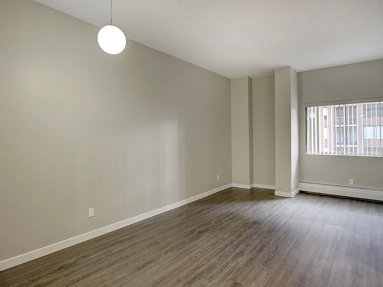 330 25th Ave SW — Photo 32